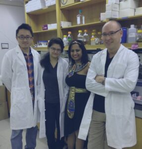 Prof. Dan Weinstein (foreground) with (left to right) recent Biology PhD graduate Ye Jin, undergraduate alumna Riddhi Chauhan, and recent Biology PhD graduate Sushma Teegala.