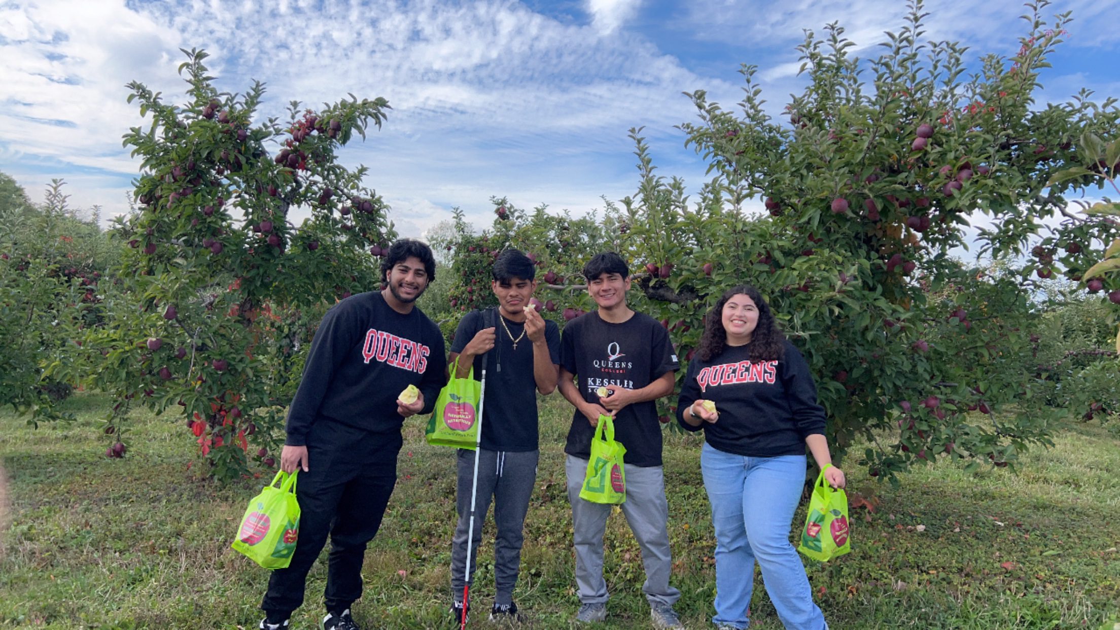 Kessler Scholars Apple Picking