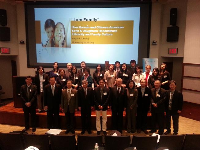 Group photo at The Fourth Annual Conference of the Research Center for Korean Community.