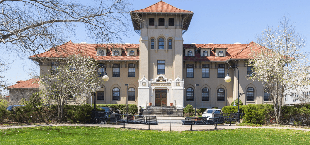 queens college in person tour